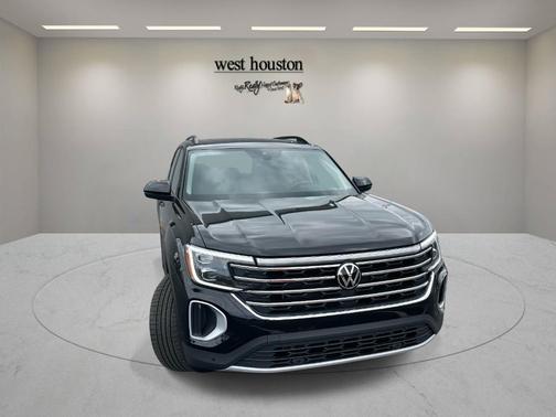 2025 Volkswagen Atlas 2.0T SE w/ Technology