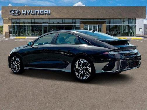 2025 Hyundai IONIQ 6 SEL