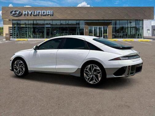 2025 Hyundai IONIQ 6 SEL
