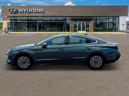 2025 Hyundai SONATA Hybrid Limited