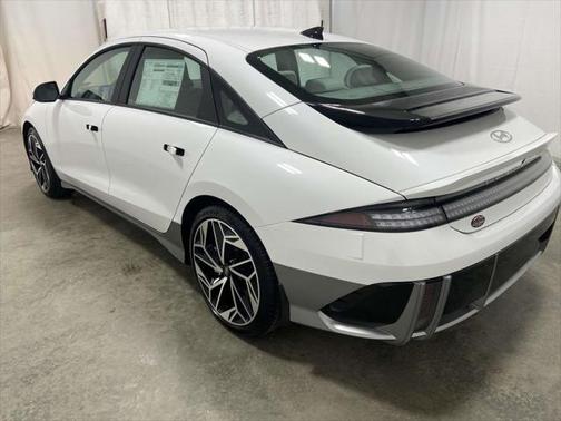 2025 Hyundai IONIQ 6 SEL