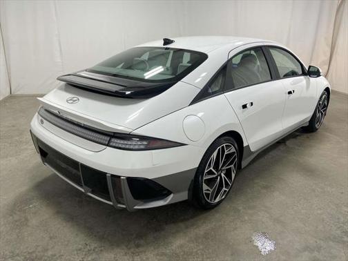 2025 Hyundai IONIQ 6 SEL