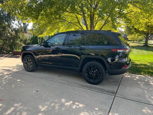 2024 Jeep Grand Cherokee Altitude