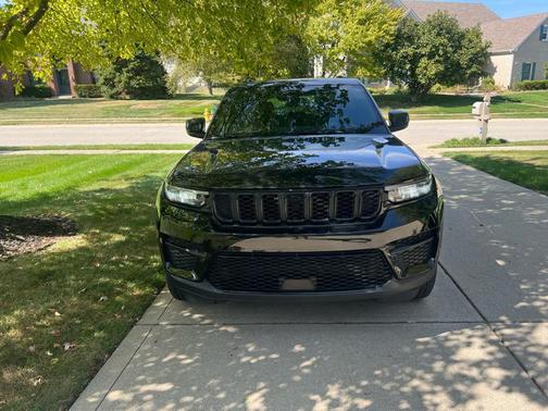 2024 Jeep Grand Cherokee Altitude
