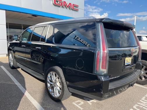 2017 Cadillac Escalade ESV Luxury