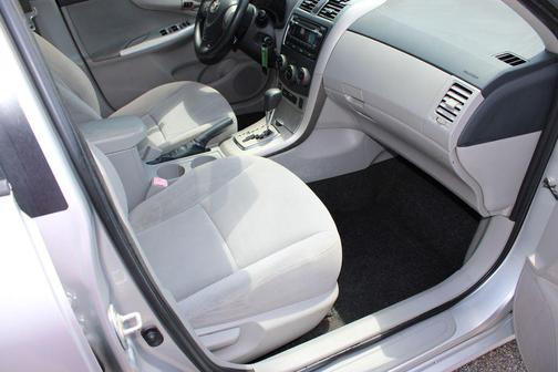 Sv 2012 Toyota Corolla LE