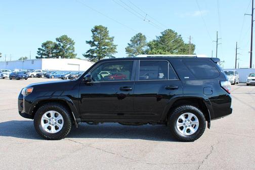 Midnight Black Metallic 2018 Toyota 4Runner SR5