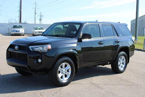 Midnight Black Metallic 2018 Toyota 4Runner SR5