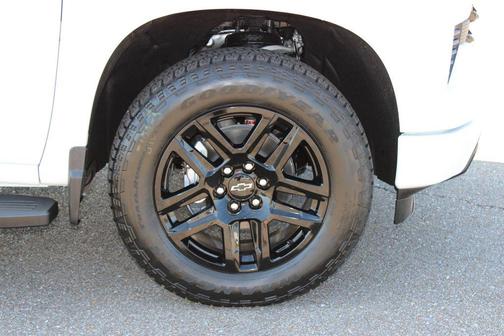 Summit White 2026 Chevrolet Silverado 1500 RST