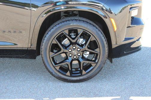 Mosaic Black Metallic 2026 Chevrolet Traverse RS