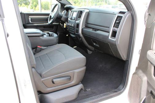 Bright White Clearcoat 2024 RAM 1500 Classic Warlock Crew Cab 4x2 5'7' Box