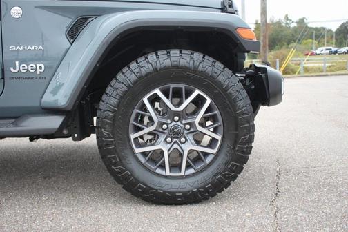 2024 Jeep Wrangler 4-Door Sahara 4x4