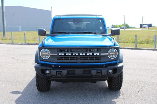 Velocity Blue Metallic 2024 Ford Bronco Black Diamond