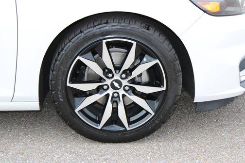 Iridescent Pearl Tricoat 2016 Chevrolet Malibu 1LT