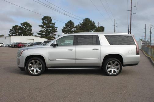 2018 Cadillac Escalade ESV Luxury