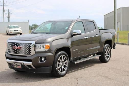Smokey Quartz Metallic 2019 GMC Canyon Denali