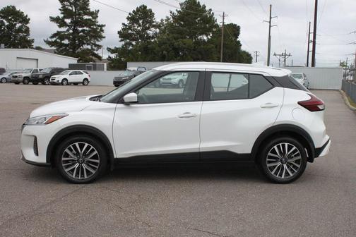 2022 Nissan Kicks SV