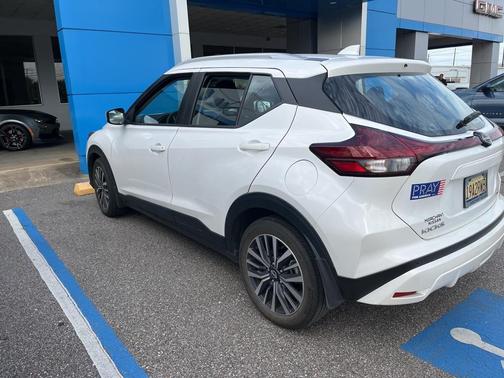 2022 Nissan Kicks SV