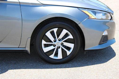 Gun Metallic 2019 Nissan Altima 2.5 S