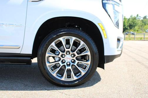 Glacier White Tricoat 2026 GMC Yukon Denali