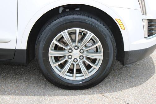 Crystal White Tricoat 2019 Cadillac XT5 Luxury