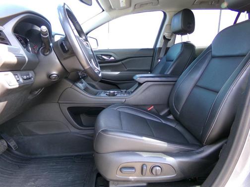 2022 GMC Acadia FWD SLT