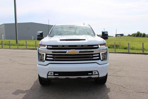 Summit White 2022 Chevrolet Silverado 2500 High Country