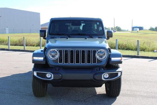 Anvil Clearcoat 2026 Jeep Wrangler 4-Door Sahara 4x4