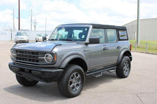 Carbonized Gray Metallic 2021 Ford Bronco Base