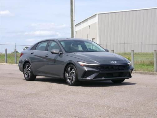 2024 Hyundai ELANTRA Limited