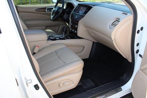 Pearl White 2017 Nissan Pathfinder Platinum