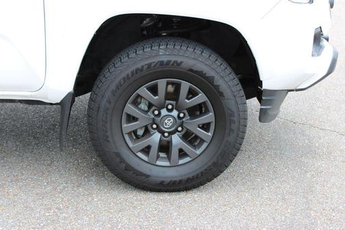 Ice Cap 2023 Toyota Tacoma SR5