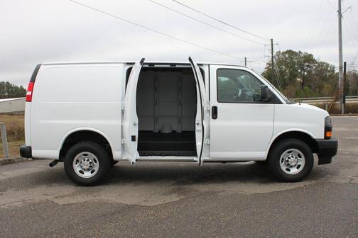 2024 Chevrolet Express 2500 RWD 2500 Regular Wheelbase WT