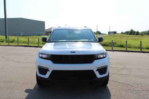Bright White Clearcoat 2024 Jeep Grand Cherokee Limited