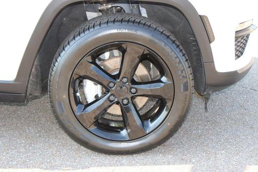 Bright White Clearcoat 2024 Jeep Grand Cherokee Limited