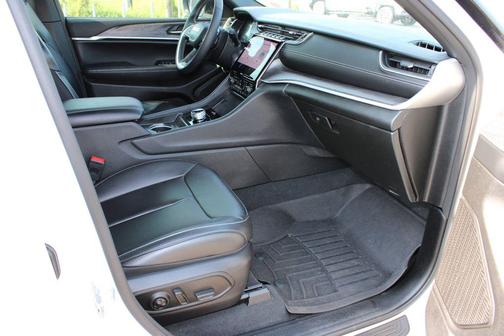 Bright White Clearcoat 2024 Jeep Grand Cherokee Limited