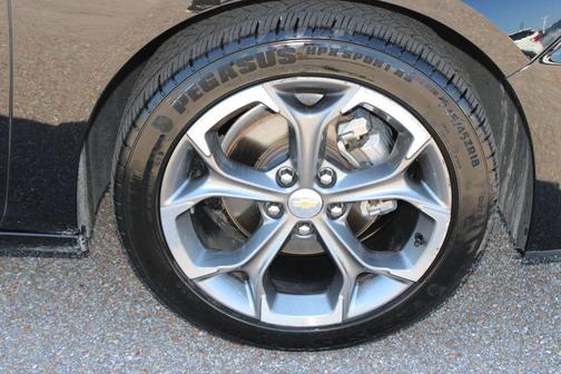 Mosaic Black Metallic 2024 Chevrolet Malibu FWD 1LT