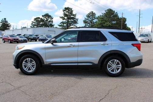 Iconic Silver Metallic 2021 Ford Explorer XLT