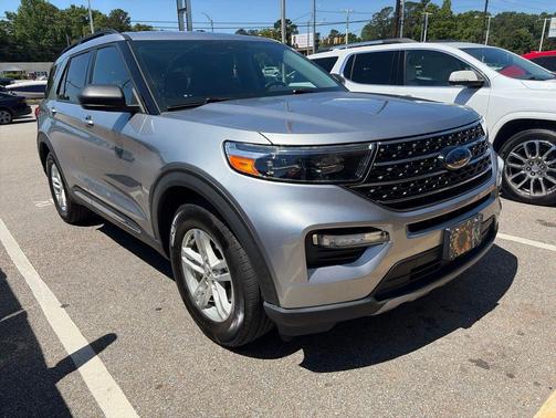 Iconic Silver Metallic 2021 Ford Explorer XLT