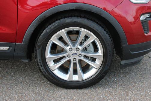 Ruby Red Metallic 2018 Ford Explorer XLT