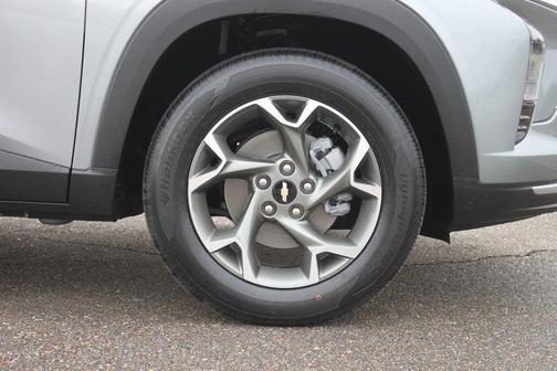 Sterling Gray Metallic 2026 Chevrolet Trax LT