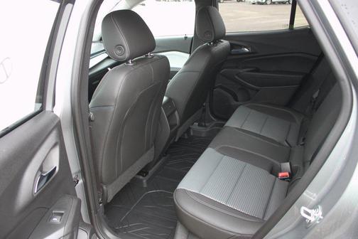 Sterling Gray Metallic 2026 Chevrolet Trax LT