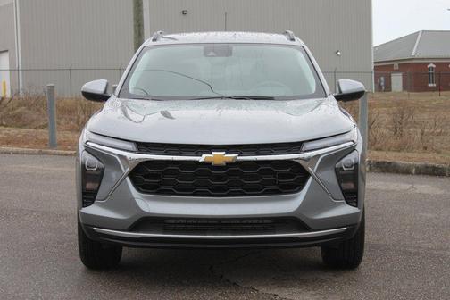 Sterling Gray Metallic 2026 Chevrolet Trax LT