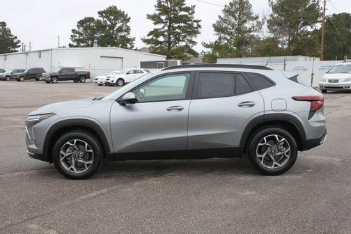 Sterling Gray Metallic 2026 Chevrolet Trax LT