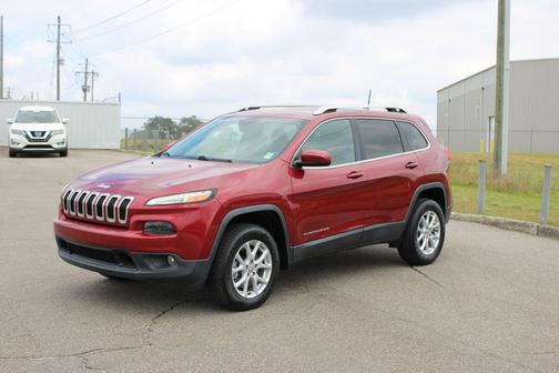 Deep Cherry Red Crystal Pearlcoat 2016 Jeep Cherokee Latitude