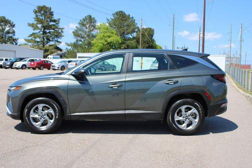 2023 Hyundai TUCSON SE