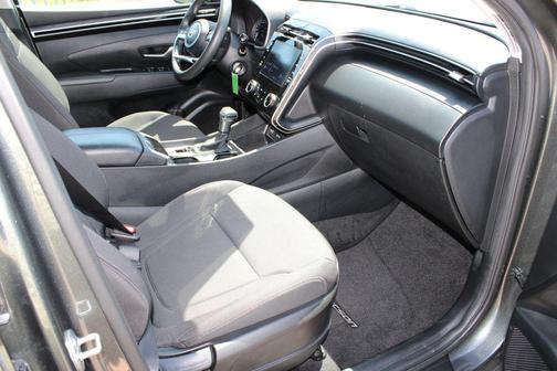 2023 Hyundai TUCSON SE