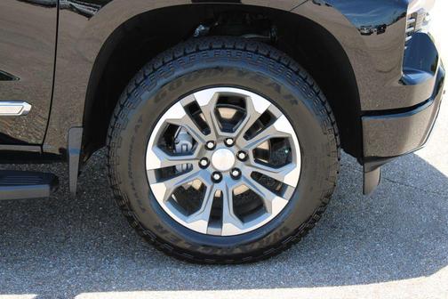 Black 2024 Chevrolet Silverado 1500 High Country