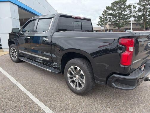 Black 2024 Chevrolet Silverado 1500 High Country