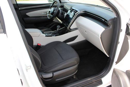 White Pearl 2024 Hyundai TUCSON SEL
